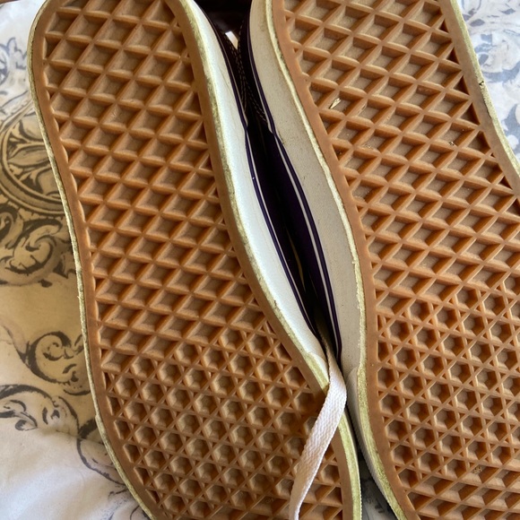 COPY - Women’s purple high top vans - Picture 3 of 4